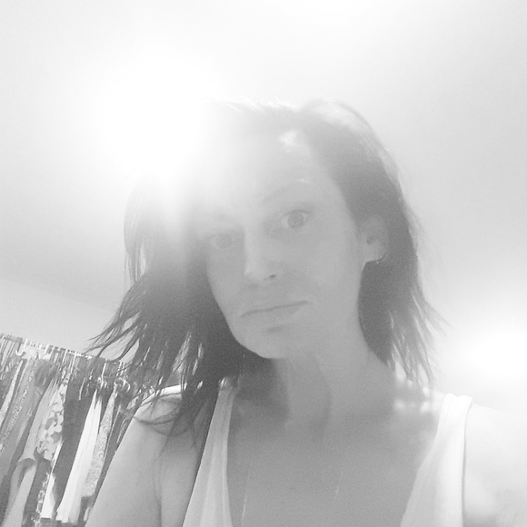 Meet your Posher, Amber - Picture 1 of 1